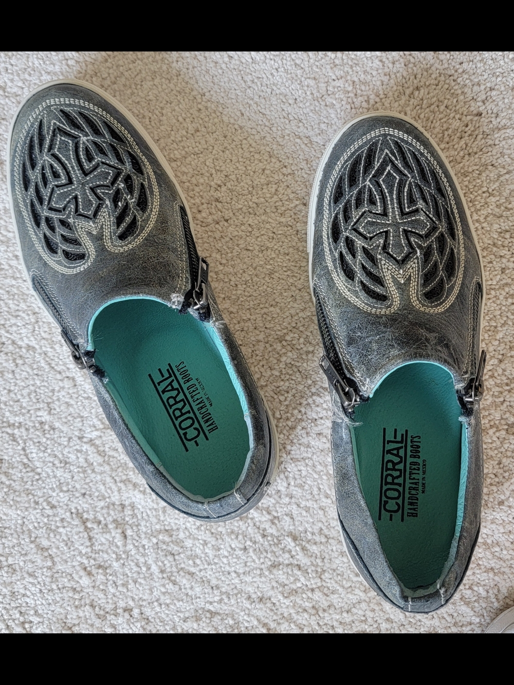 Corral E1552 Gray Wings & Cross Leather Slip-On Sneakers - Size 9.5‎ - EUC